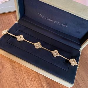 Yellow Gold Five Motif Vintage Alhambra bracelet